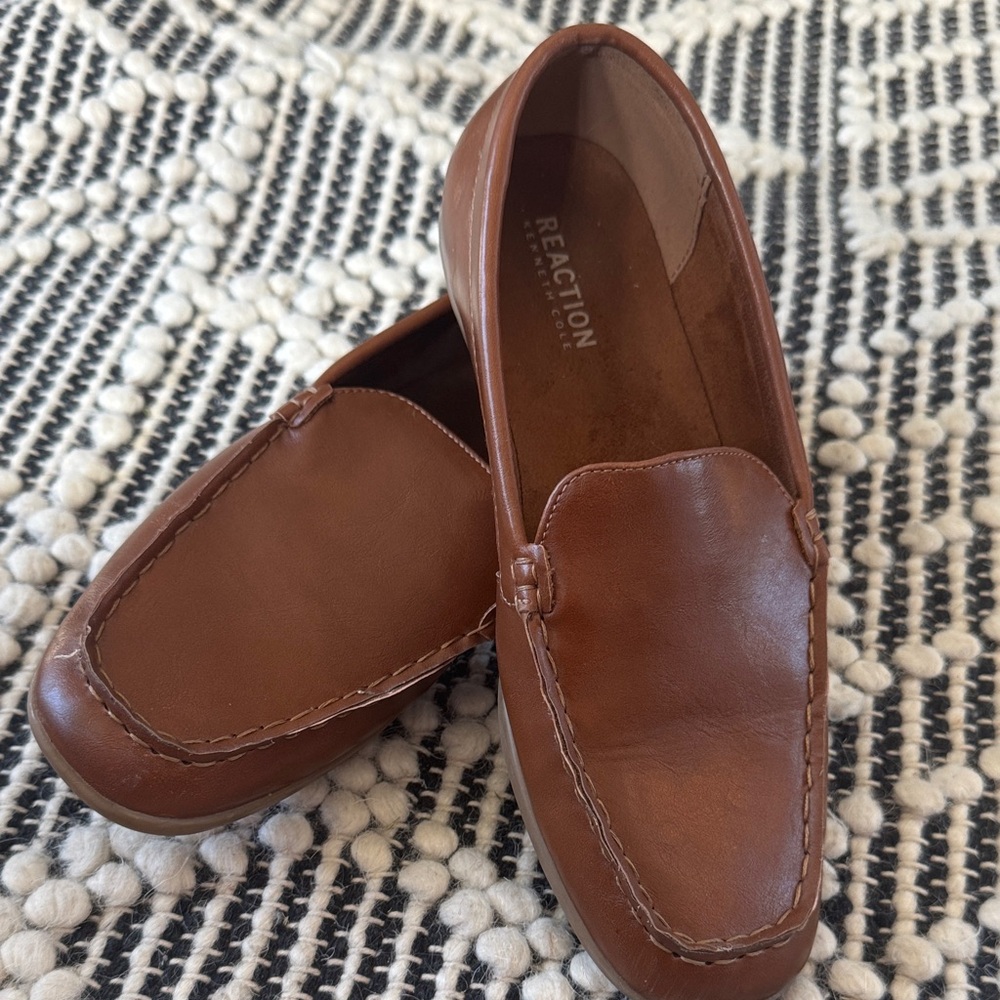 Kenneth Cole Reaction Boy’s Size 4 Tan Loafers